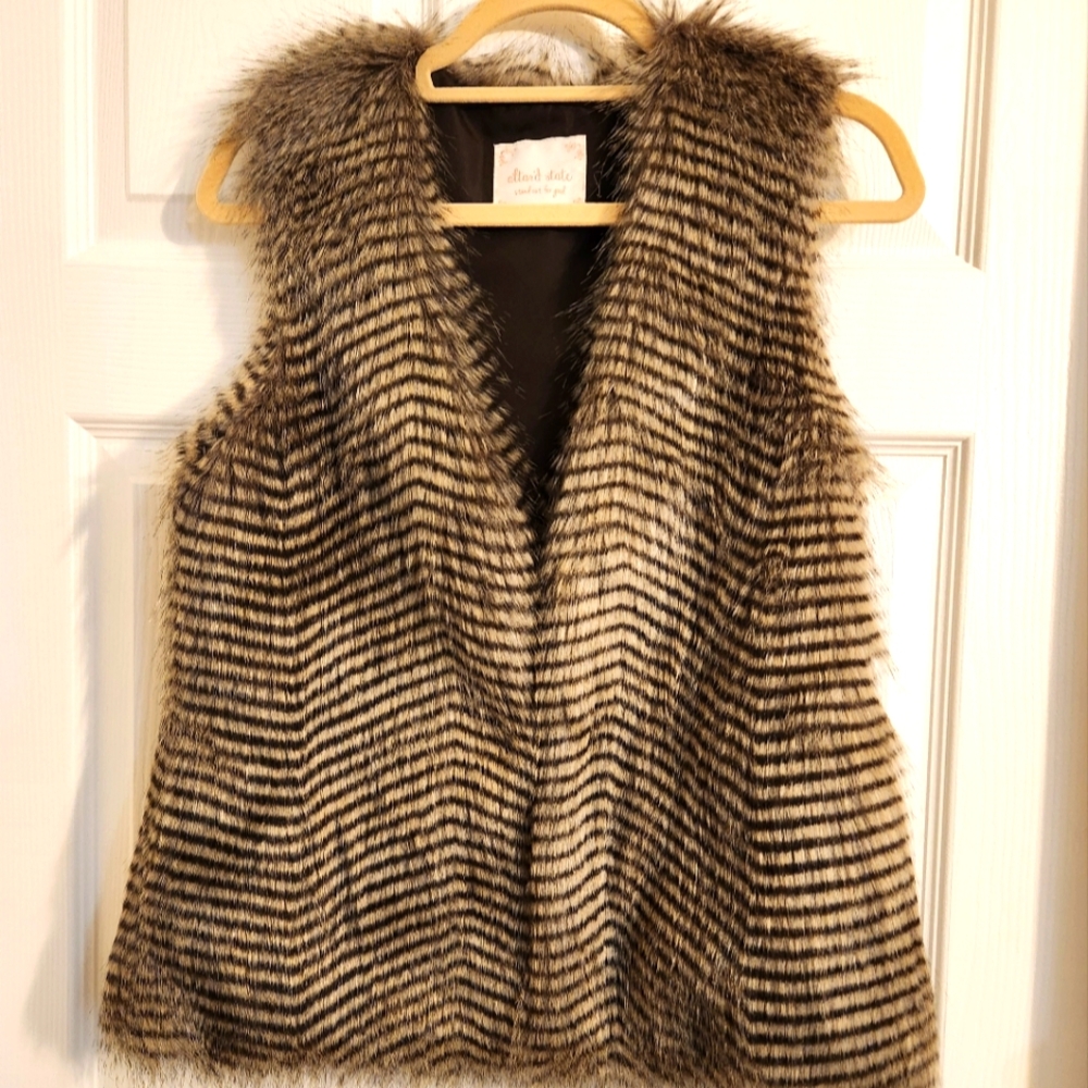 Altar'd State Sz S Brown BeigeStriped Faux Fur Woodland Open Vest